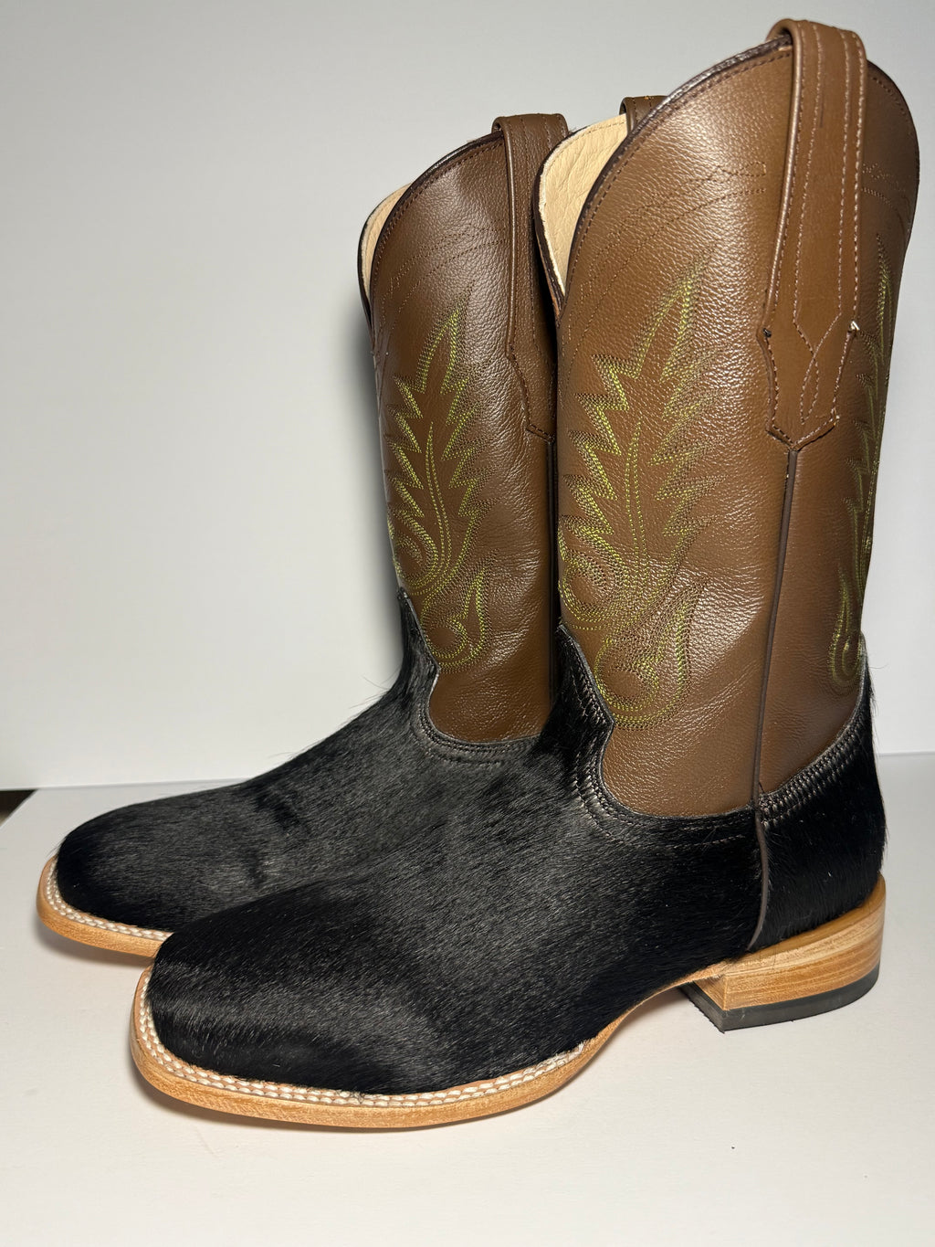Cowhide Size 9.5