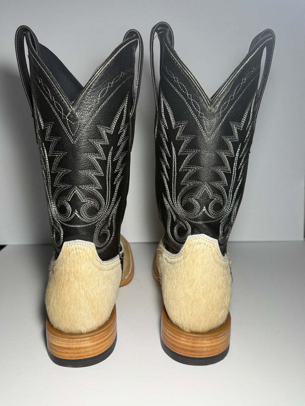 Cowhide Size 8.5