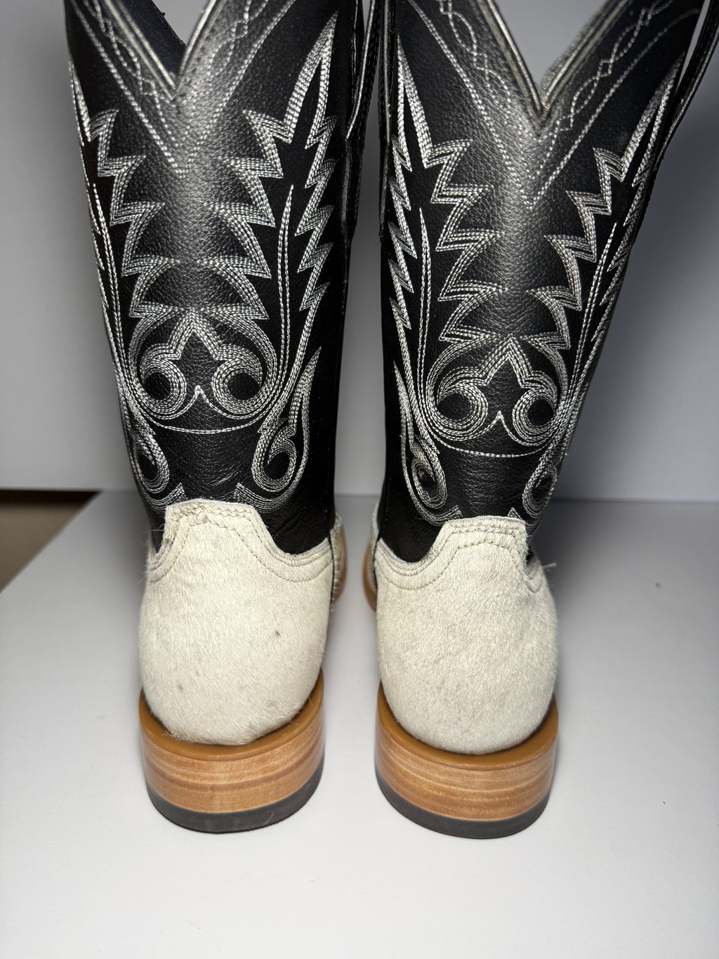 Cowhide Size 9.5
