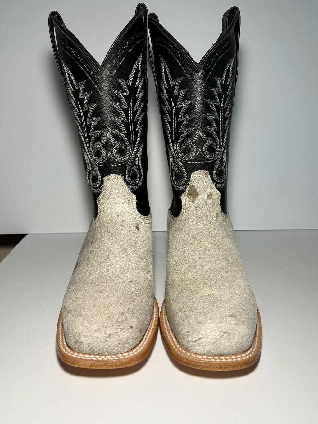 Cowhide Size 9.5