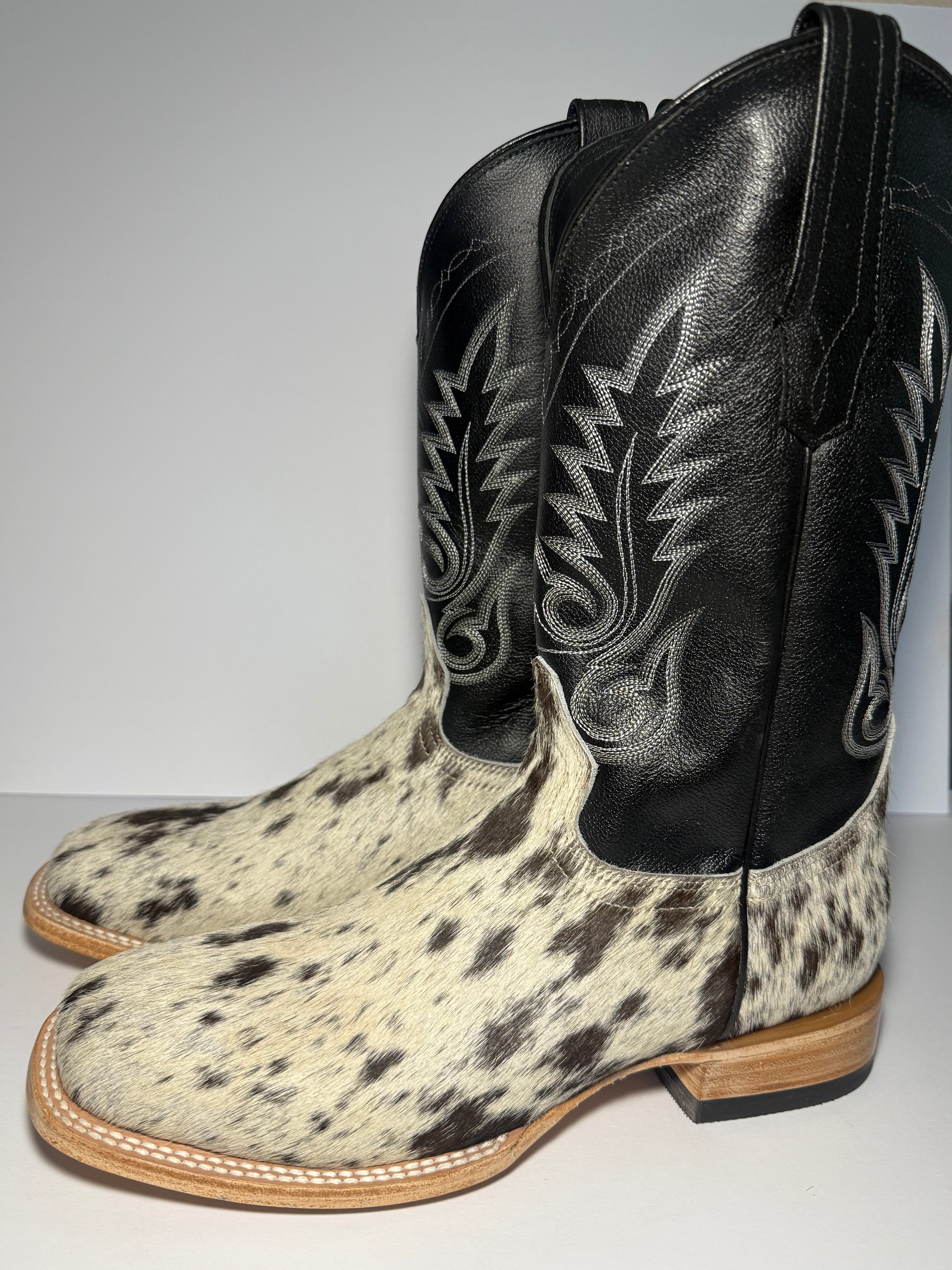 Cowhide Size 10.5
