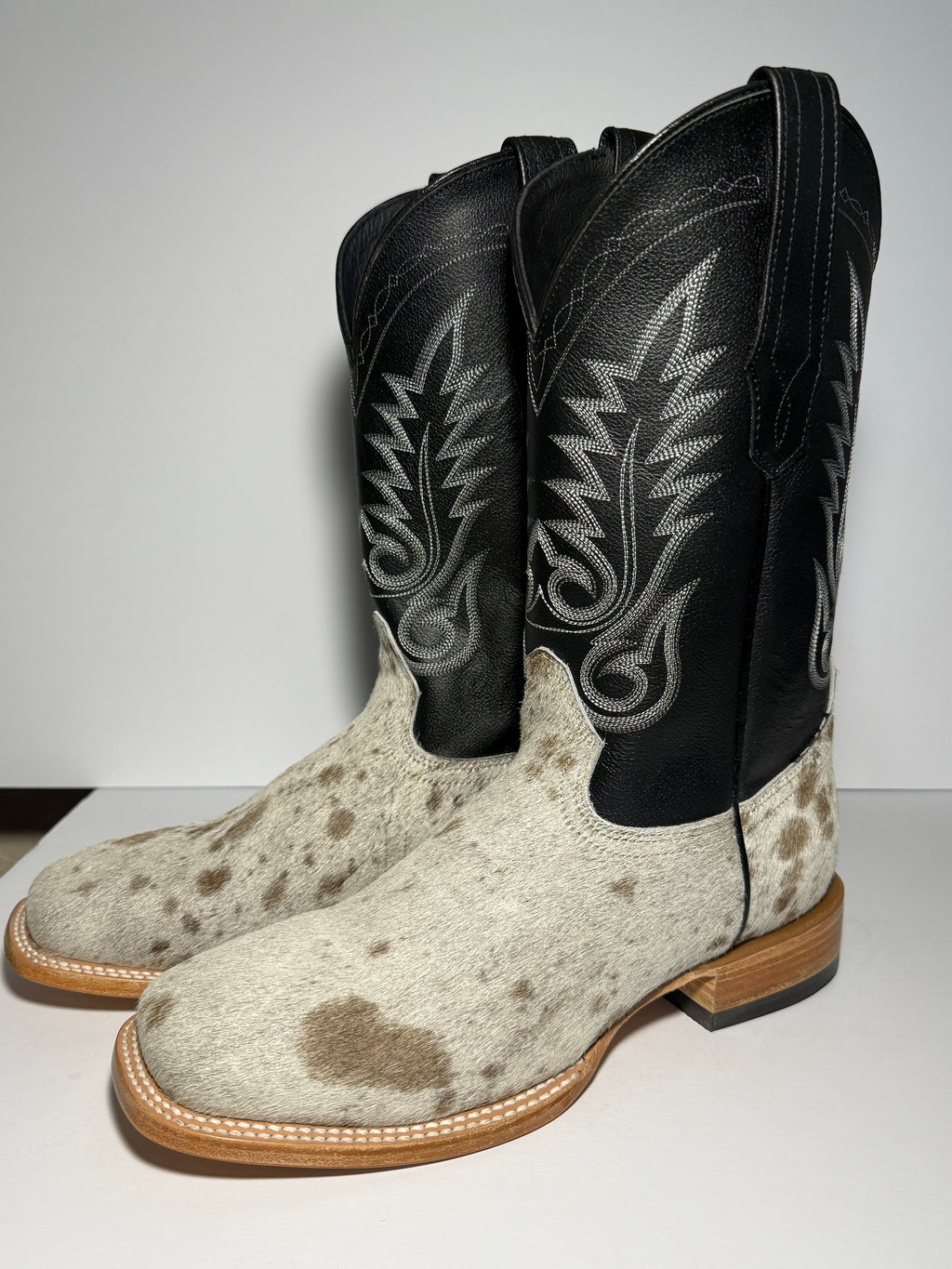 Cowhide Size 9.5