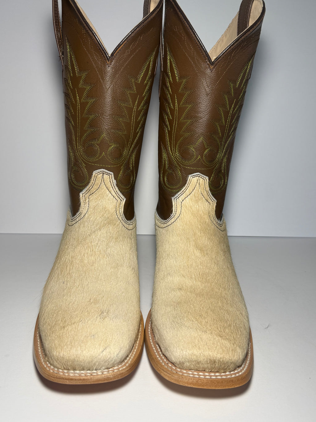 Cowhide Size 10.5
