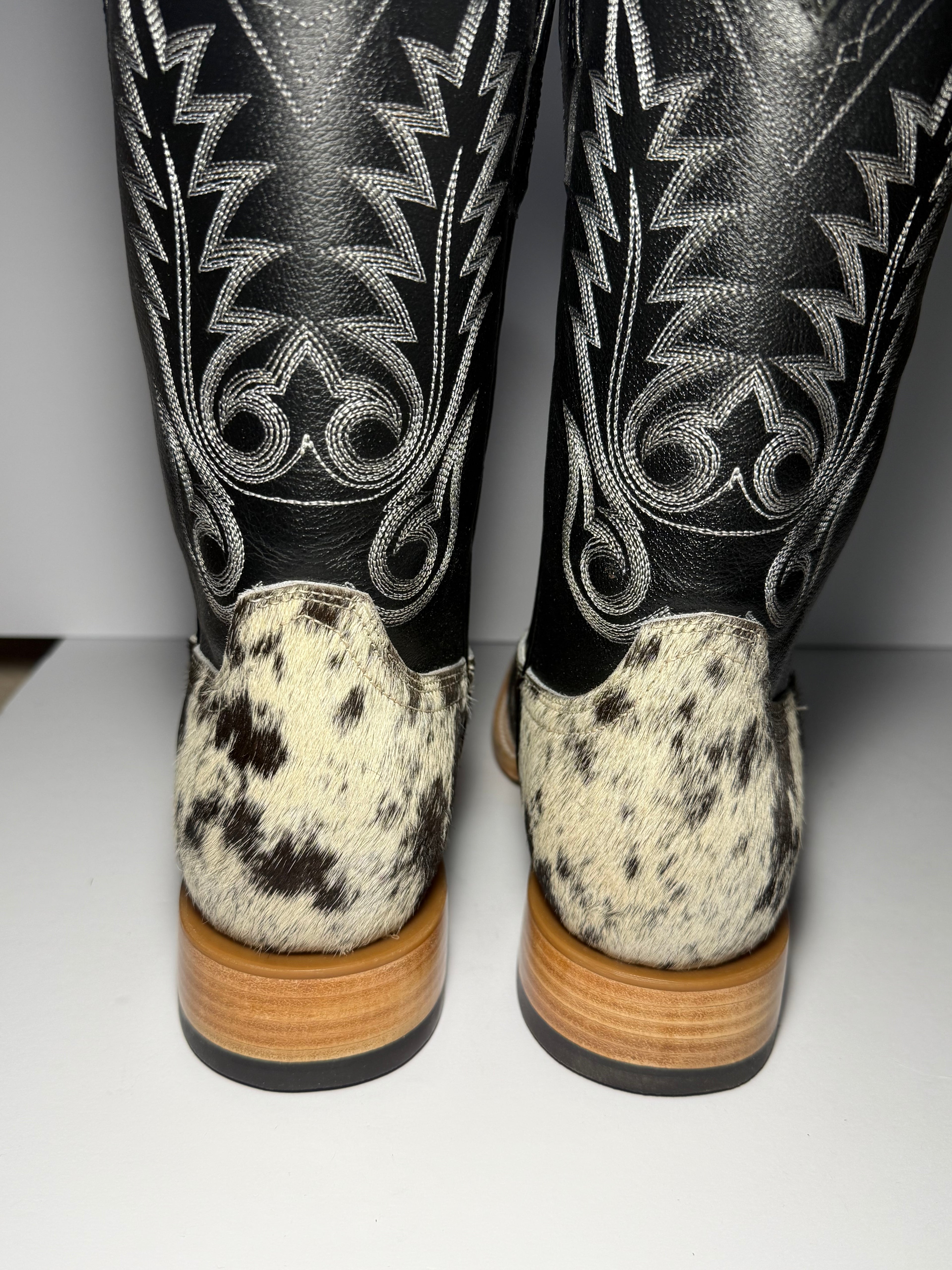 Cowhide Size 10