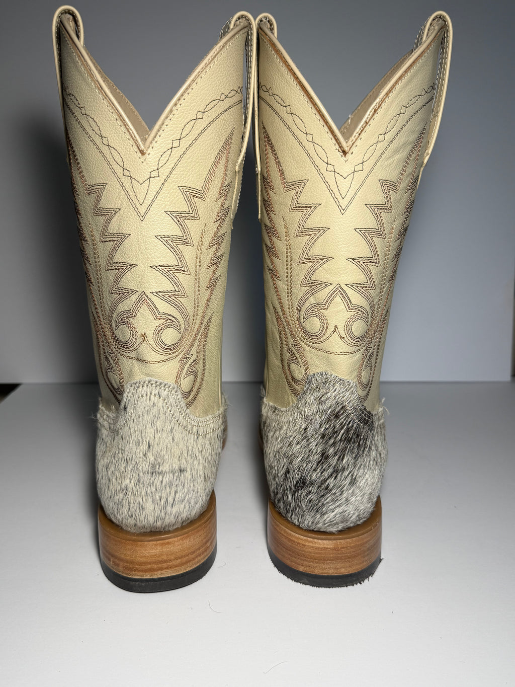 Cowhide Size 8.5