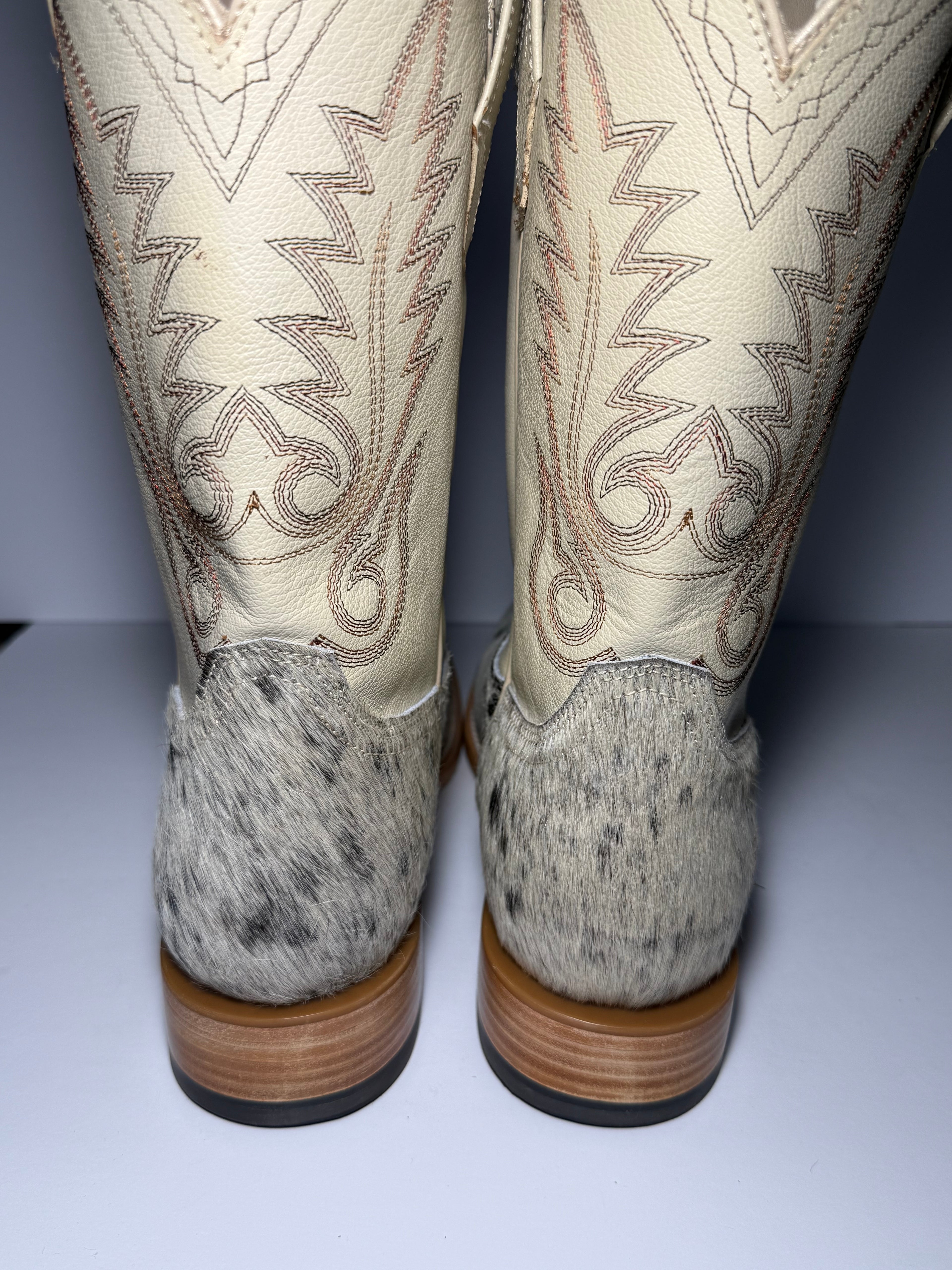 Cowhide Size 10