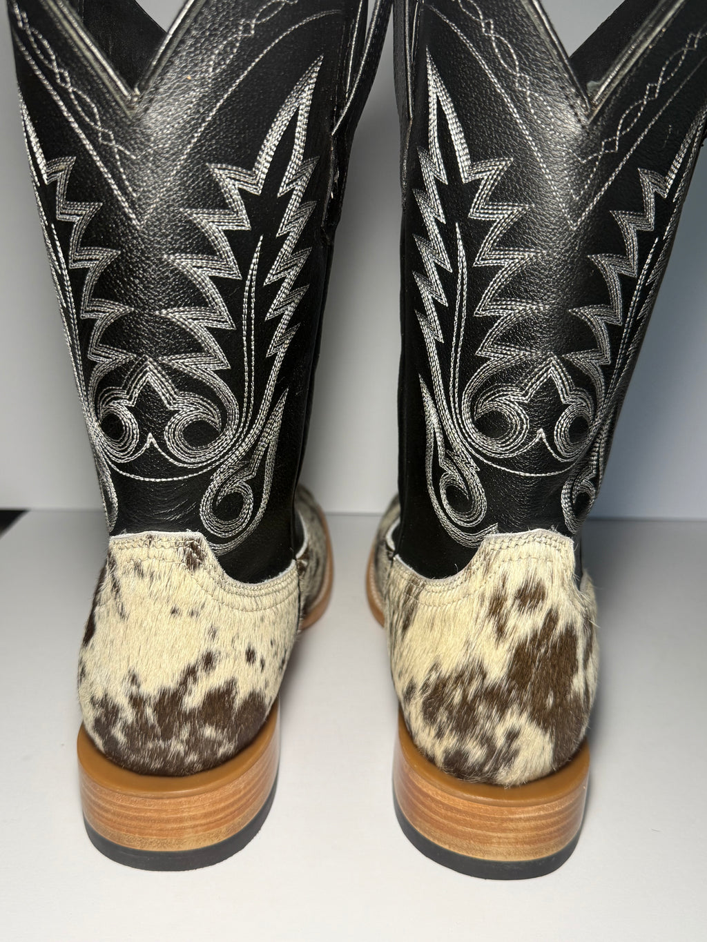 Cowhide Size 10.5
