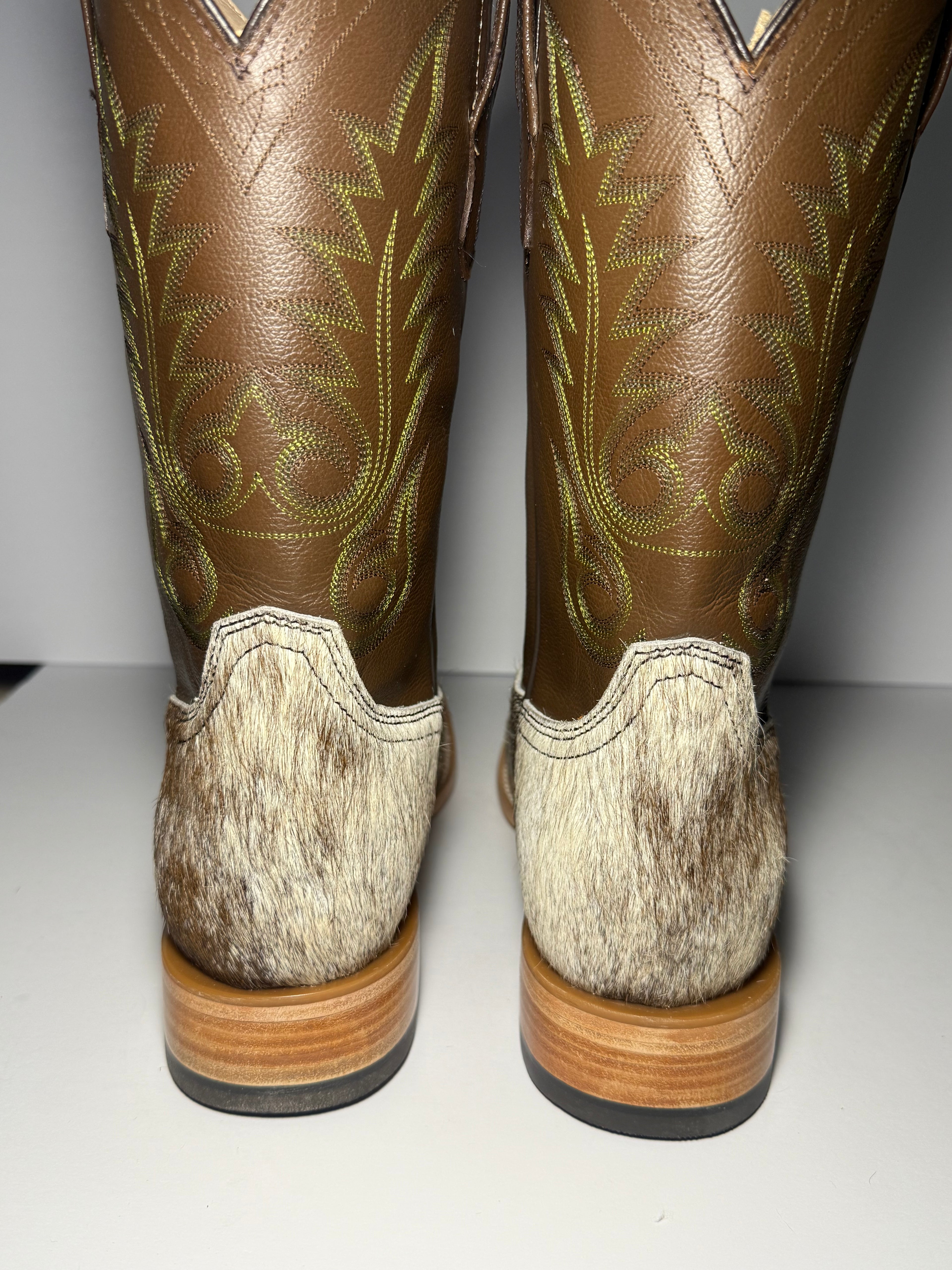 Cowhide Size 10