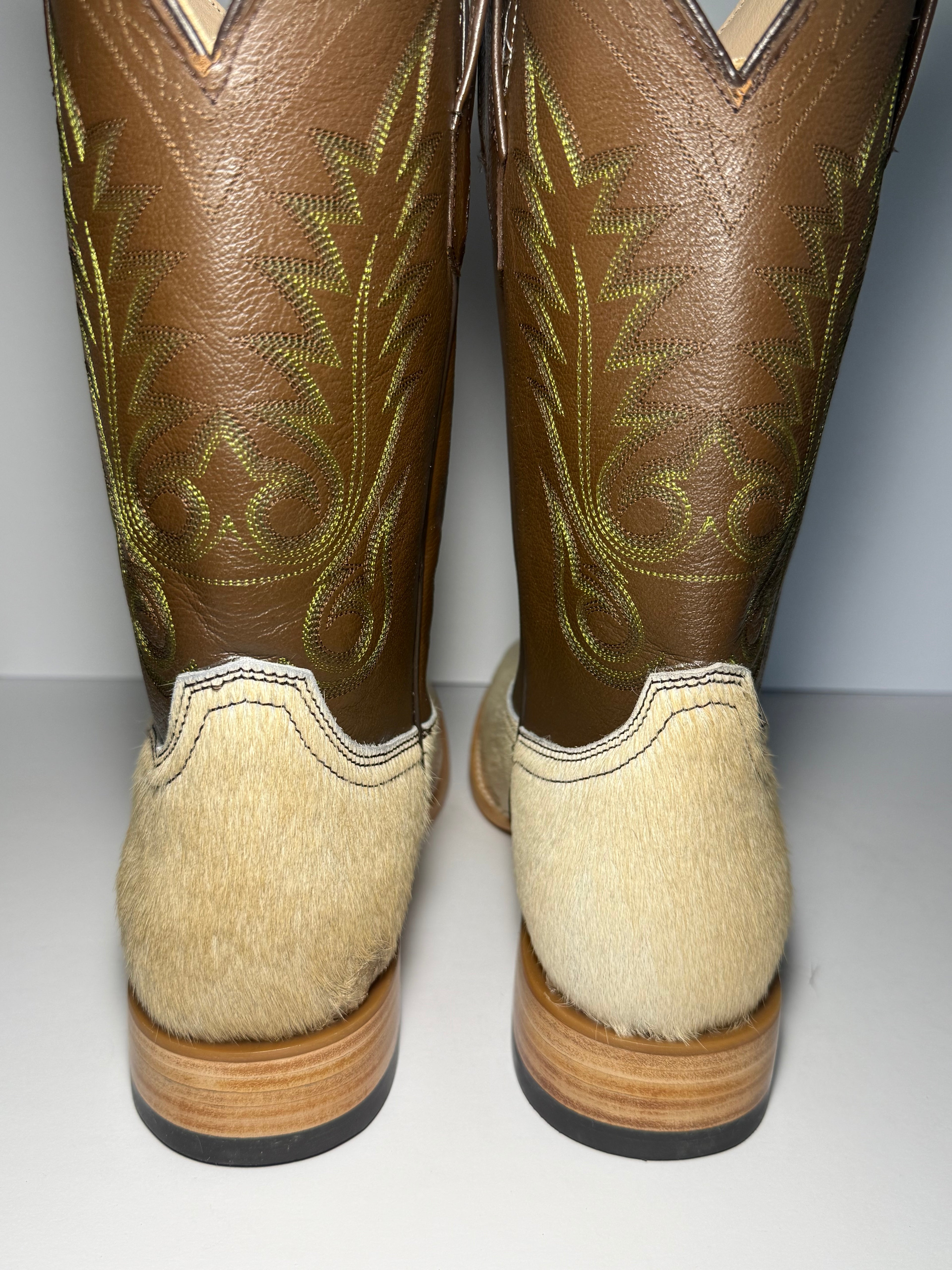 Cowhide Size 10.5