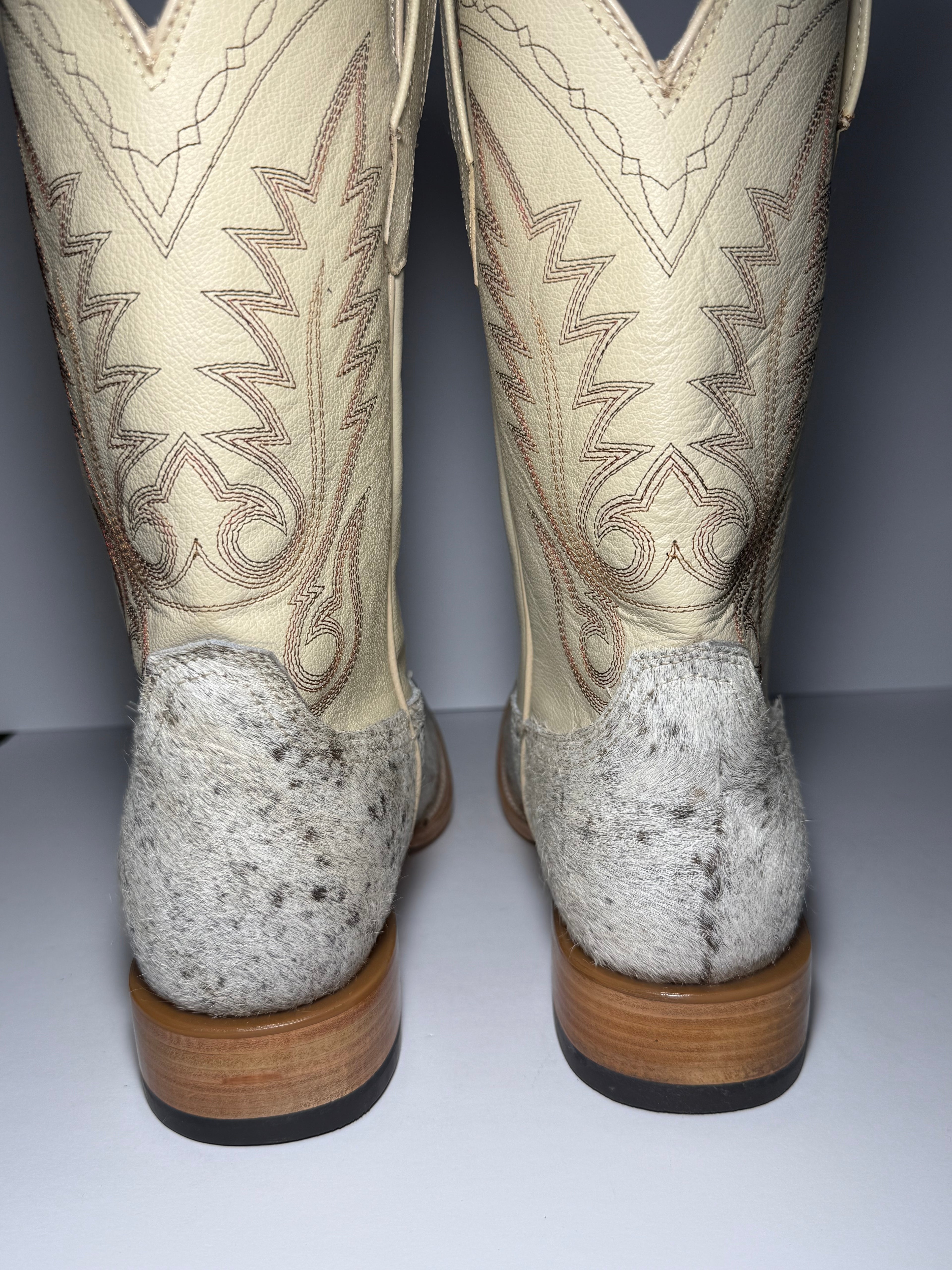 Cowhide Size 11.5
