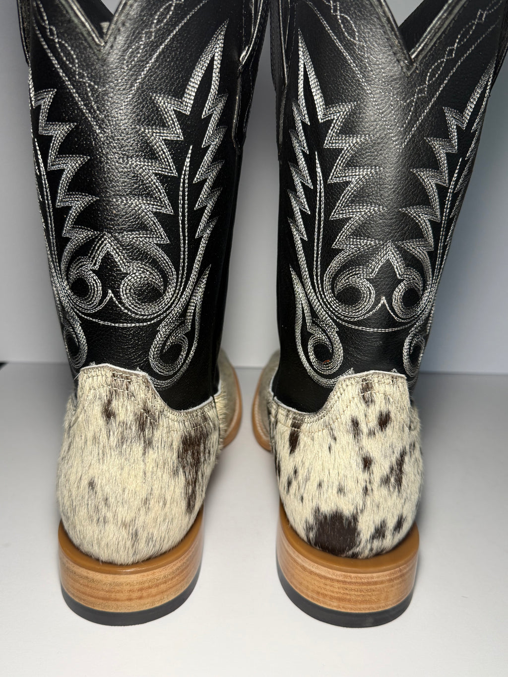 Cowhide Size 10.5