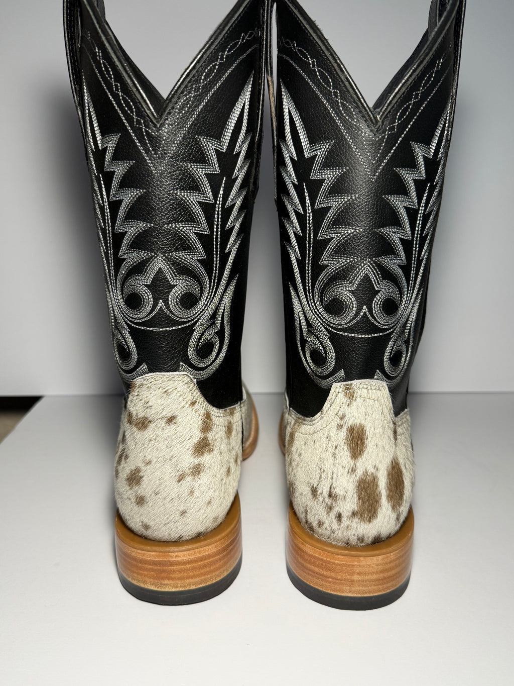 Cowhide Size 9.5