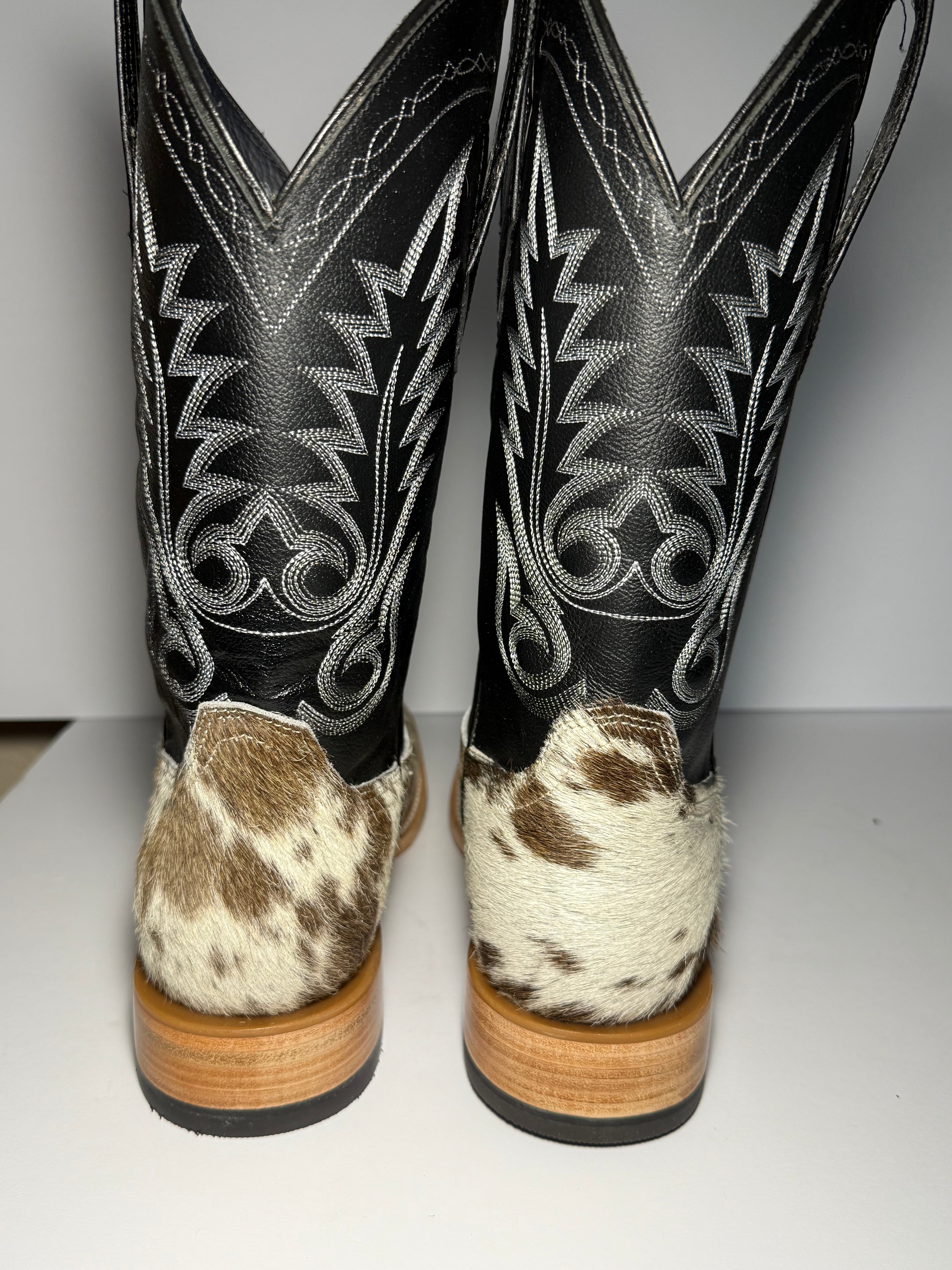Cowhide Size 9.5