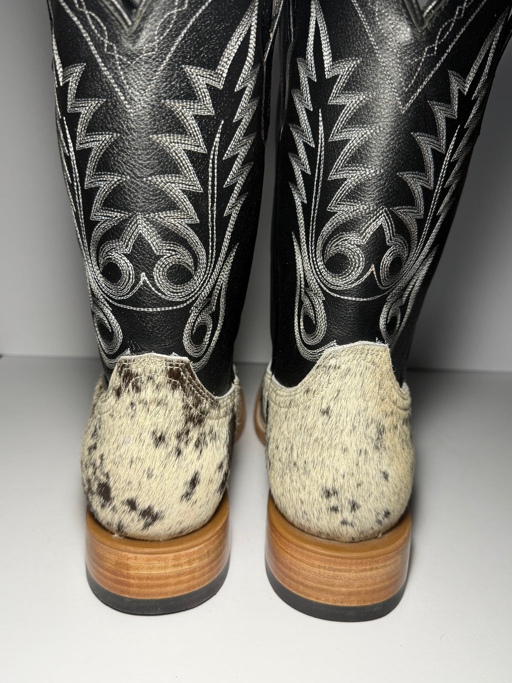 Cowhide Size 10