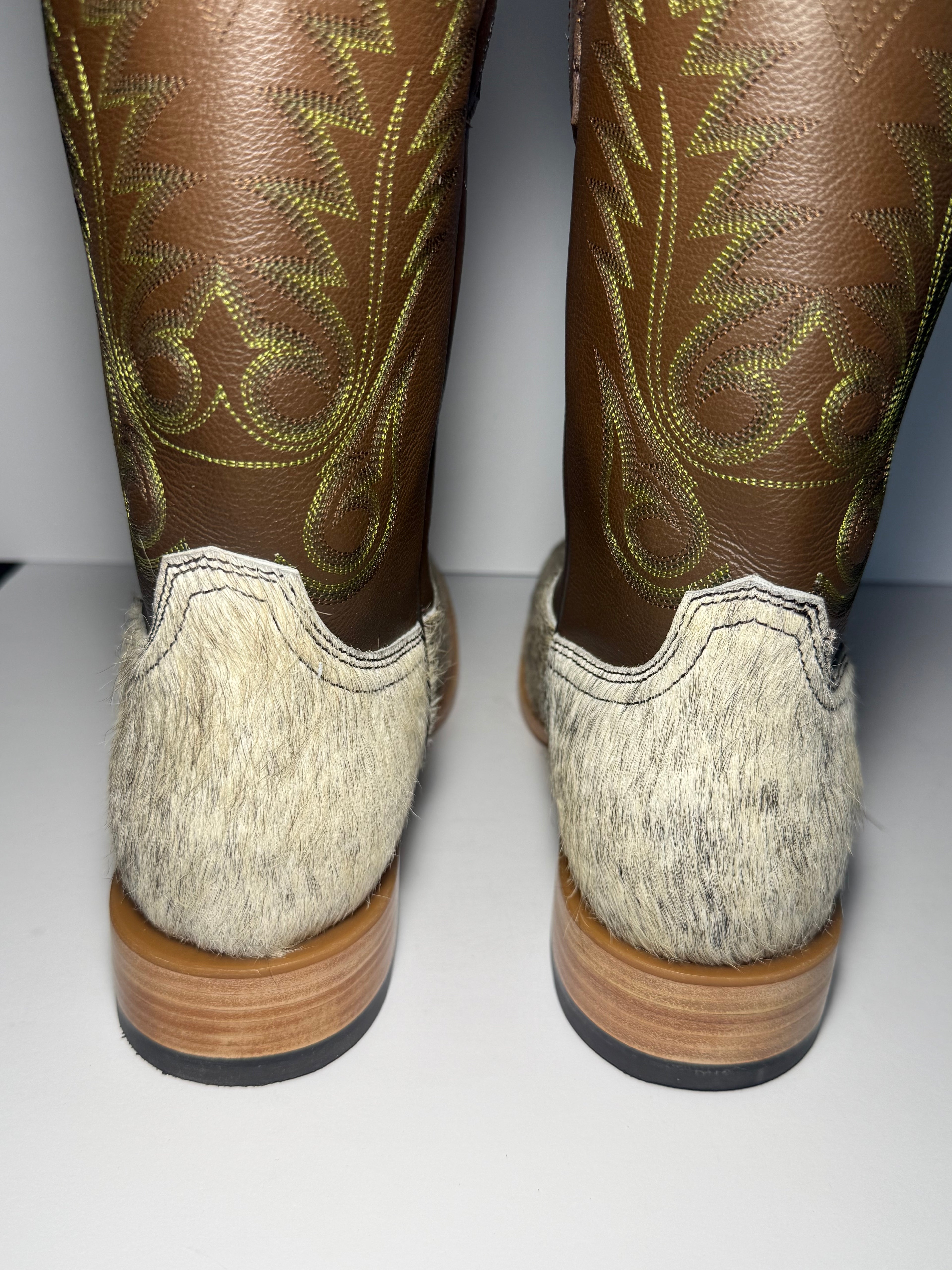 Cowhide Size 10.5
