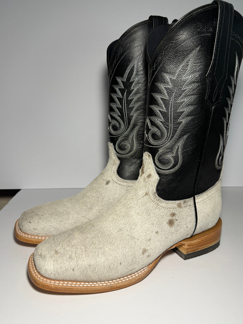 Cowhide Size 9.5